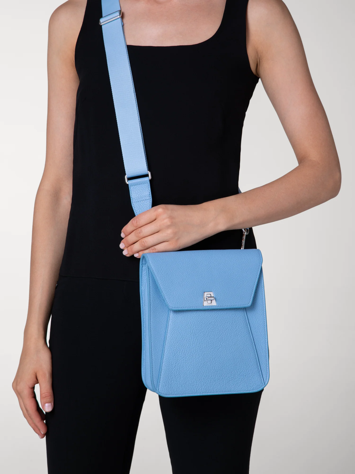 Anouk Little Messenger Bag - Image 2