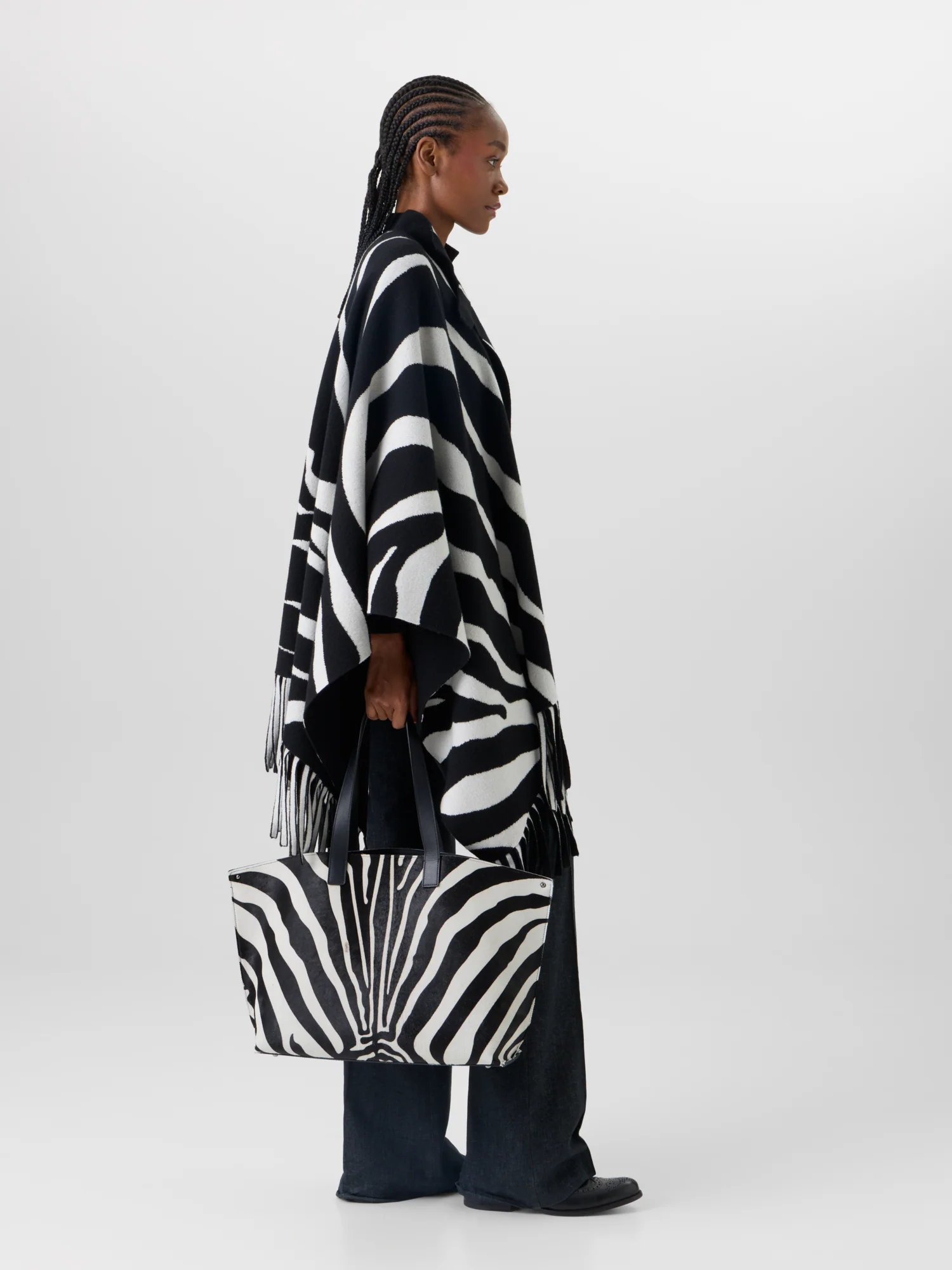Ai Medium Shoulder Tote - Image 8