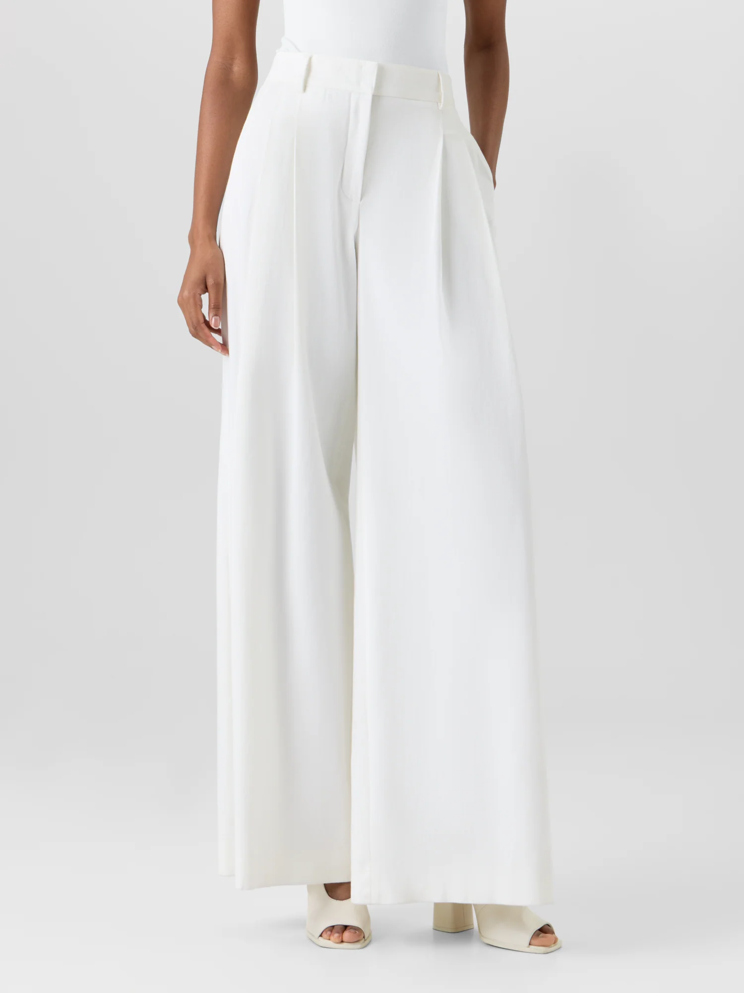 Cassie Flared Wide-Leg Pants in Denim Stretch Cotton - Image 5