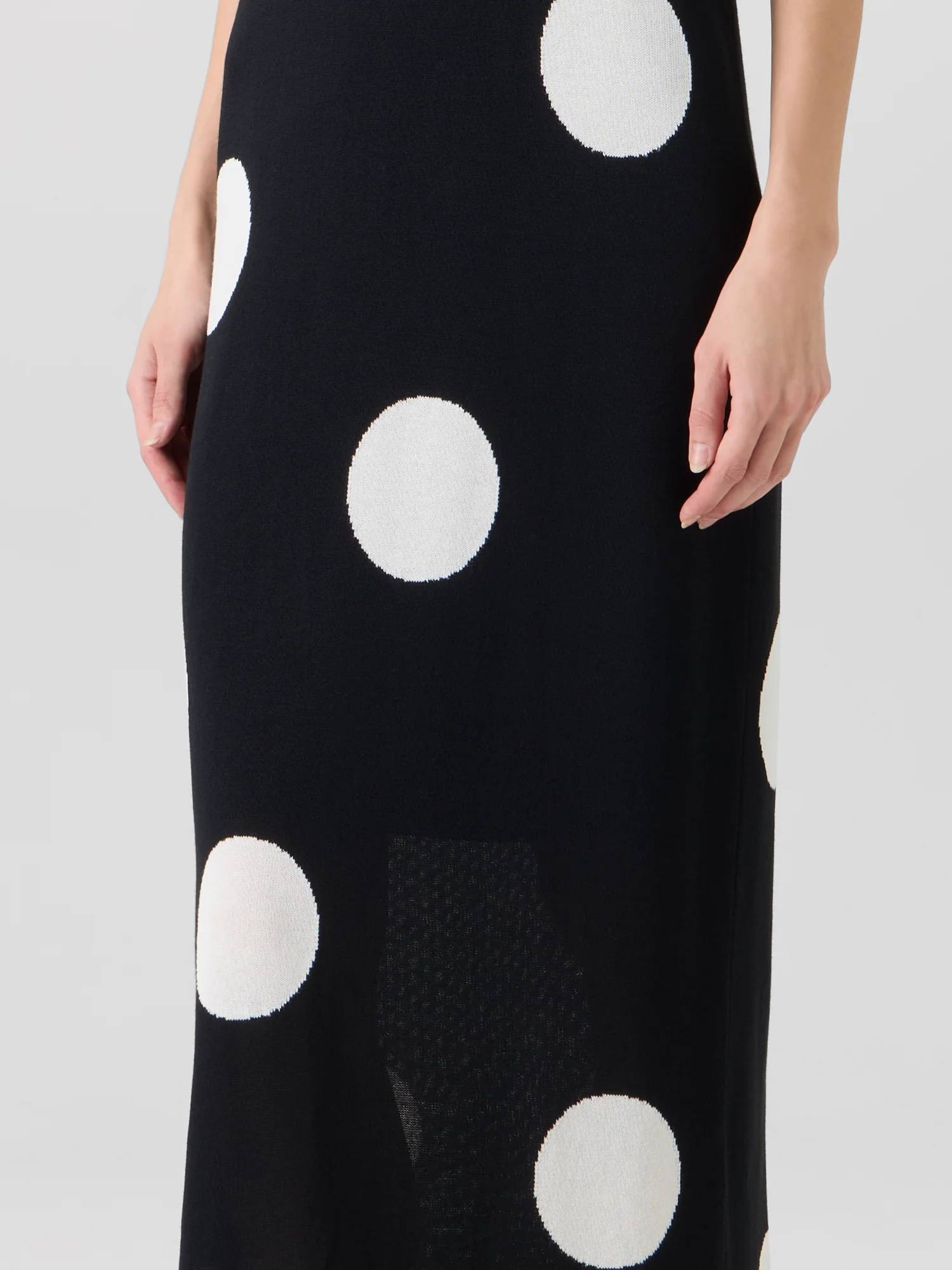 Sleeveless Polka-Dot Midi Knit Dress - Image 4