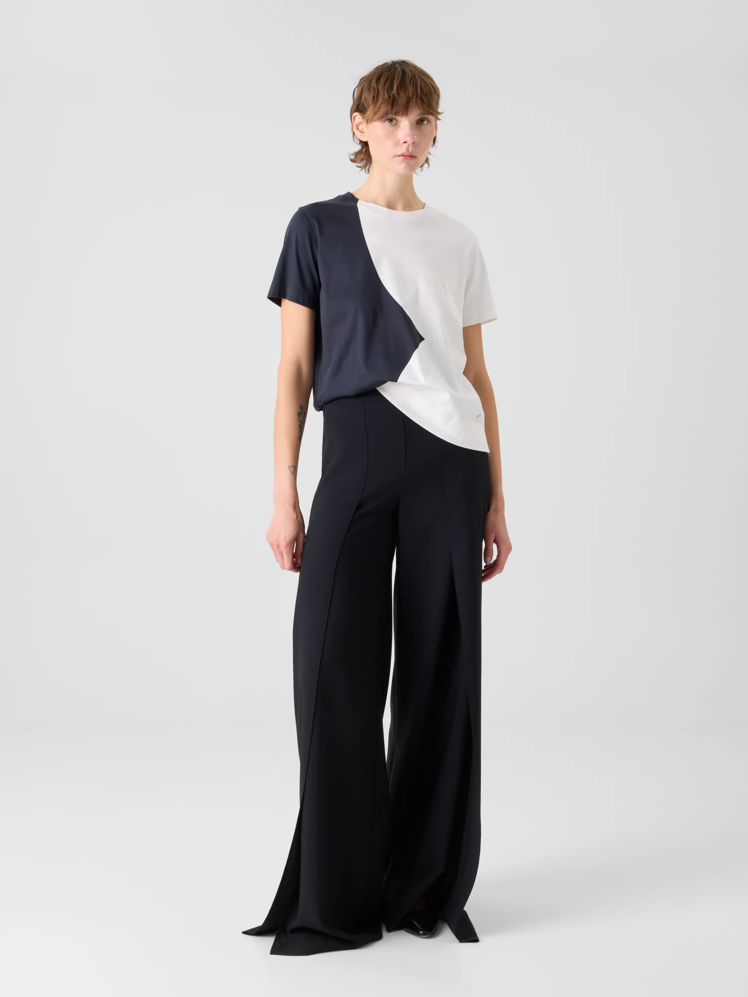 Fellia Fluid Wide Slit Pants - Image 2