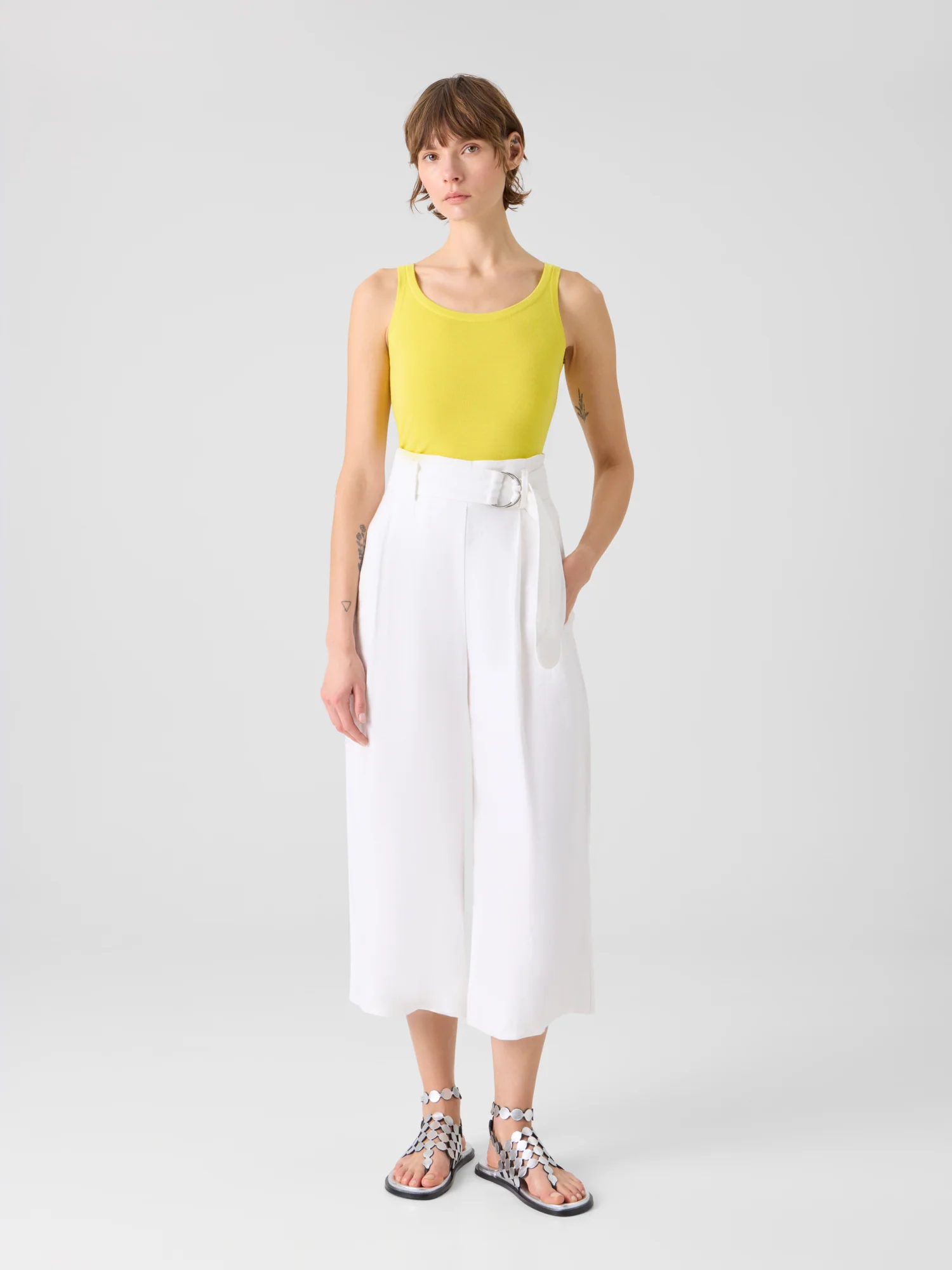 Fiorella High-Rise Pleated Raw Linen Culotte Pants - Image 2