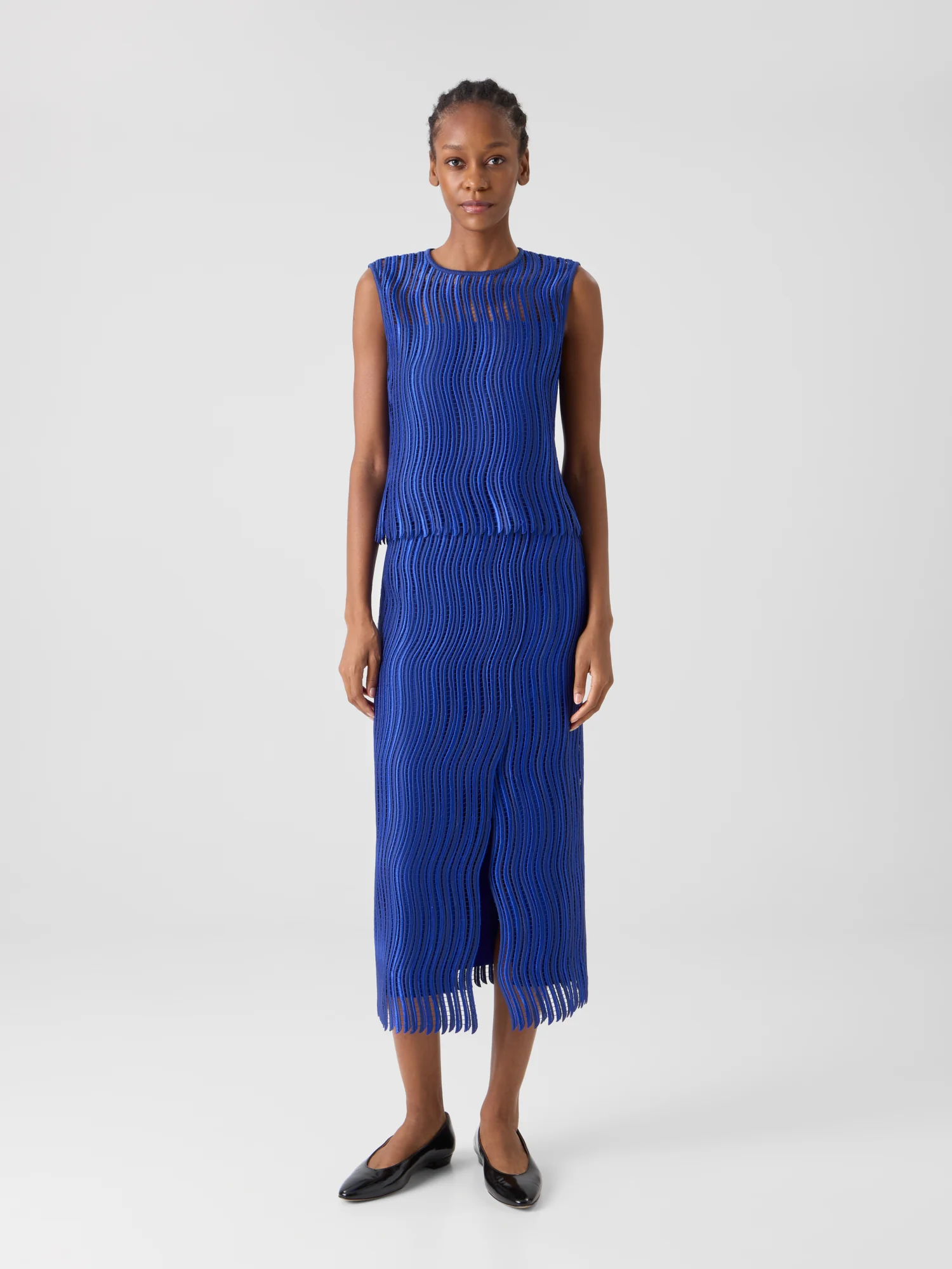 Midi Pencil Skirt in Wave Guipure